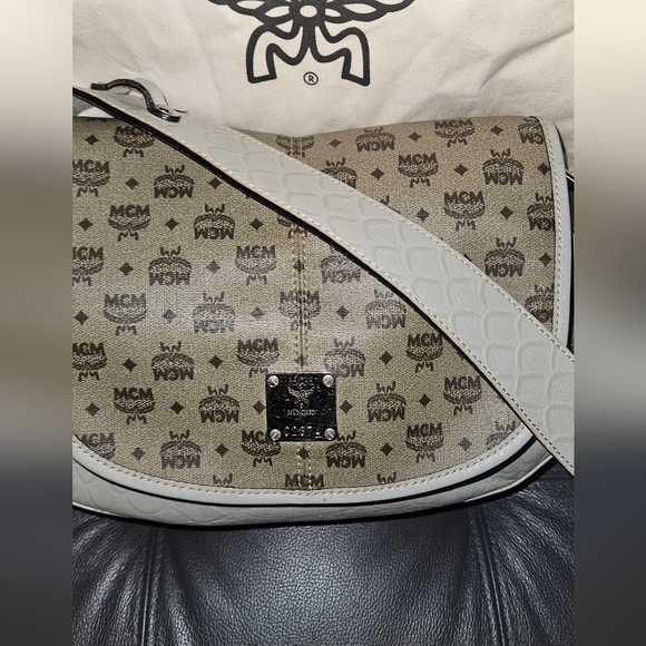 MCM Croc Trim Shoulder Bag And Wallet Set - Picture 3 of 14